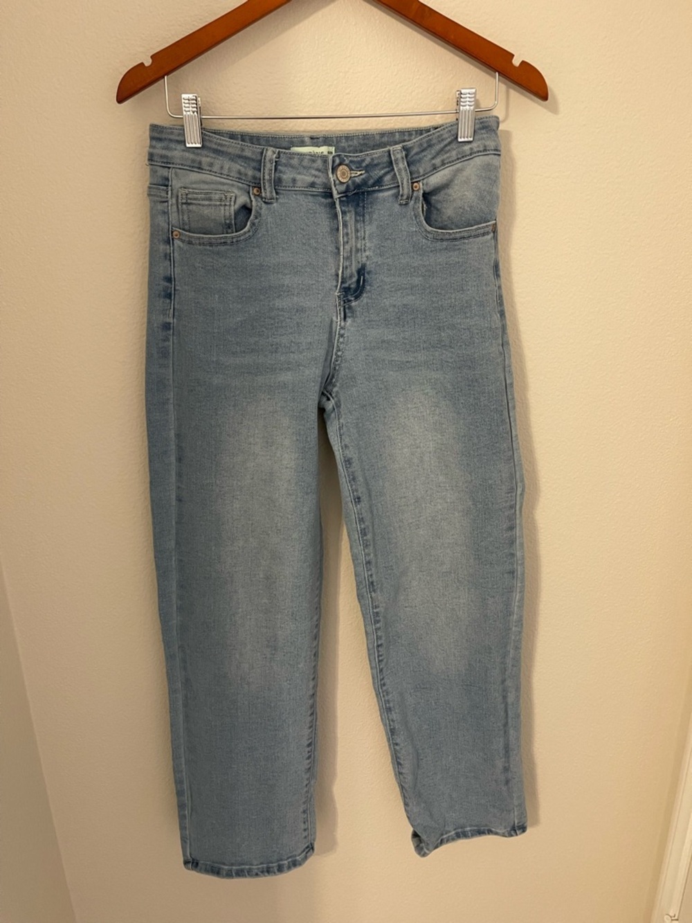 Women's Light Blue Boyfriend Jeans - Relaxed Fit Denim - Picture 3 of 5